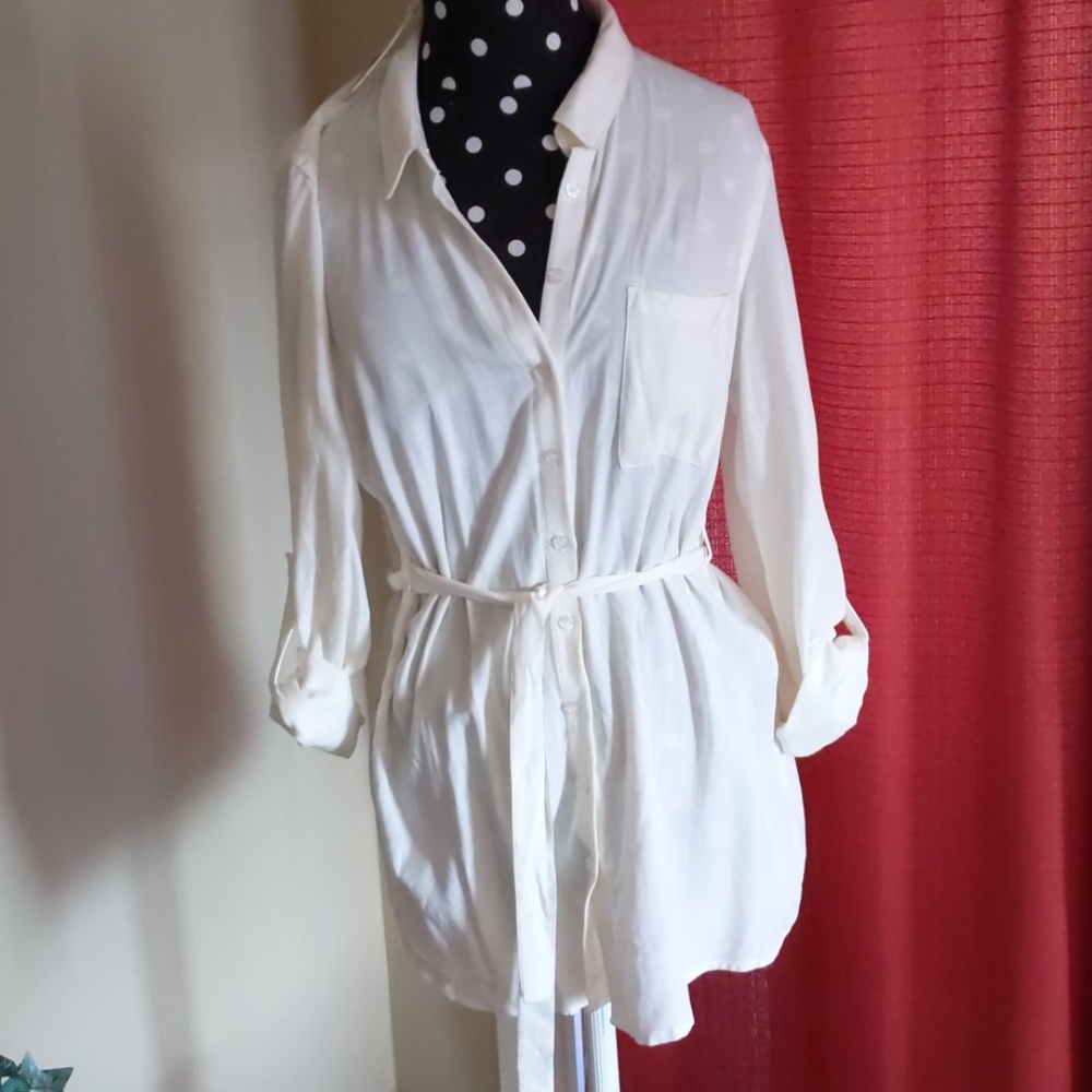 Hippie Rose off white blouse size medium